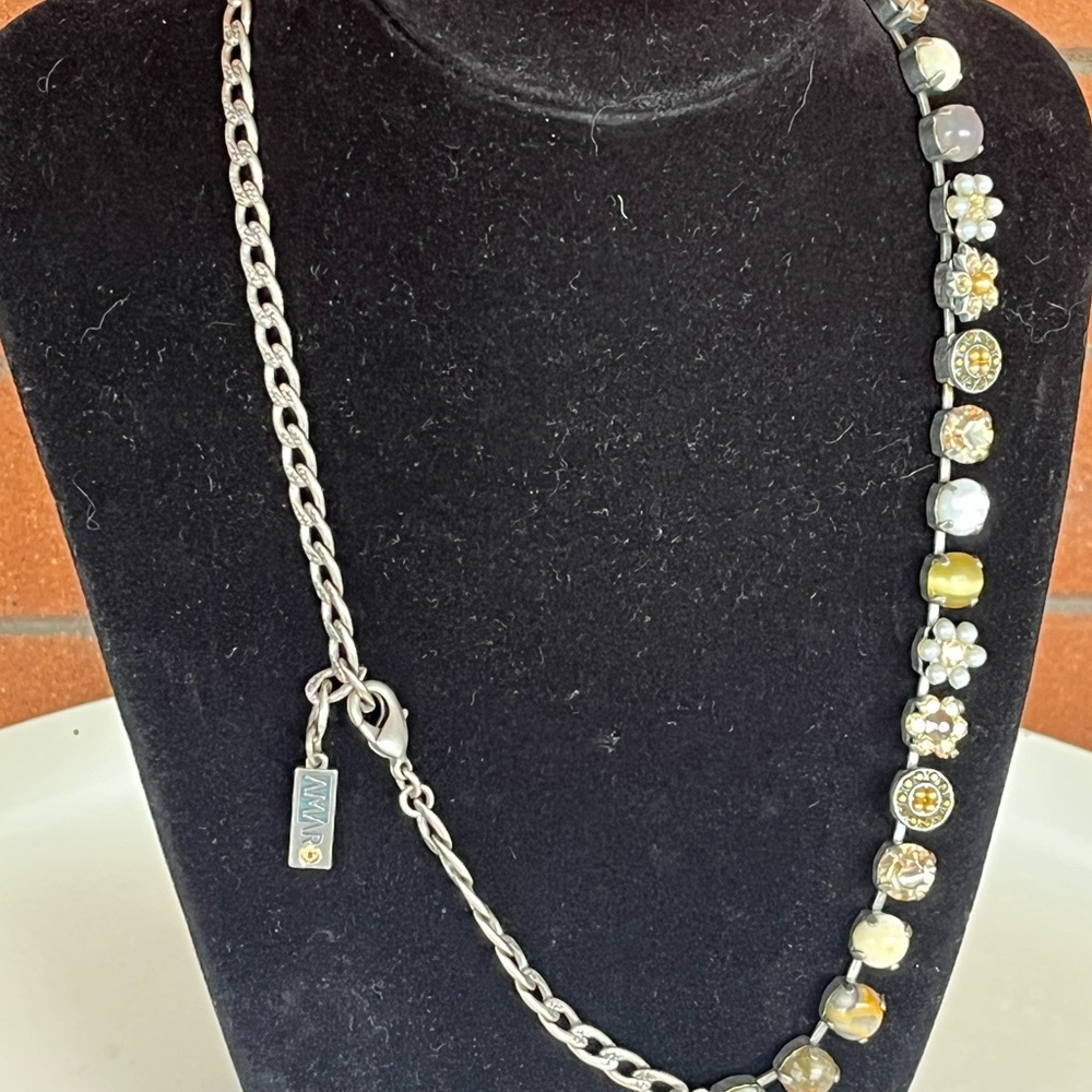 AMARO Designer Tennis Necklace With Flowers, Faceted Crystal And Natural Stones - Picture 8 of 9